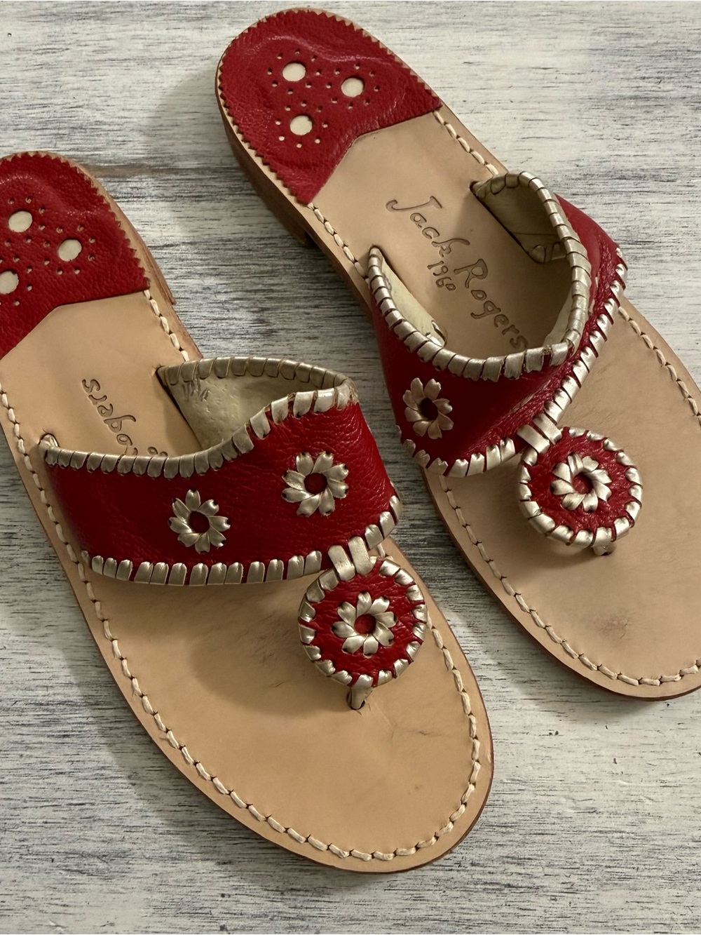Jack Rogers Red Leather Floral Medallion Thong Sandals size 9M